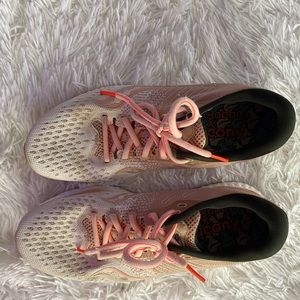 saucony running shoes